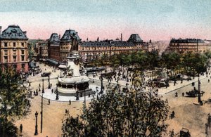 Paris: Republique heykeli ile Place de la Republique