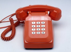S63 turuncu plastik tuşlu telefon by Anonymous Anonymous