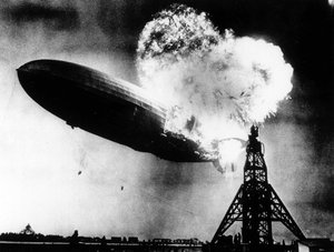 Hindenburg felaketi 6 Mayıs by Anonymous Anonymous