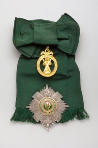 Birleşik Krallık - Devedikeni Tarikatı - Üst: Rozet, reçeteli model, John James Eddington (Londra) tarafından yapılmıştır by Anonymous Anonymous