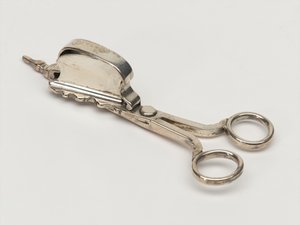 Mum söndürücü, Ordnance Kurulu, c.1696 (snuffer) by Anthony Nelme