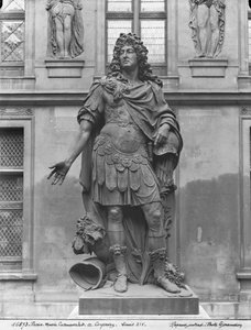 Louis heykeli (1638-1715), Hotel Carnavalet