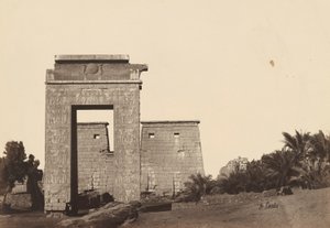 Karnak: Khonsu Kapısı by Antonio Beato