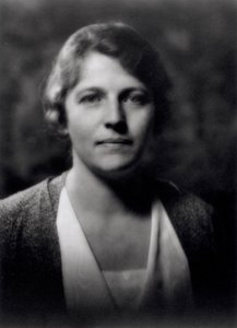 İnci Buck (1892-1973)