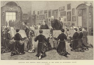 Buckingham Sarayı'nda Kraliçe'ye Çizimlerini Gösteren Mavi Önlüklü Çocuklar by Arthur Hopkins