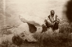 Dolmen ve adam, Hesban