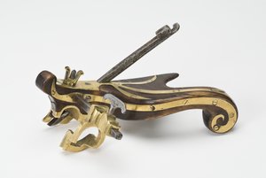 Araba yapımcıları pusula pulluk uçağı, güney Avusturya, 19. yüzyıl ortası (levha ve dökme pirinç, dövme demir ve gürgen) (ayrıca bkz. 701092) by Austrian School