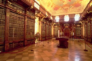 Kütüphane (ayrıca bkz. 100904) by Austrian School