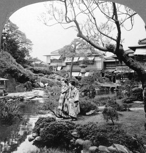 Bir bahçede Japon hizmetçiler, 1904.
