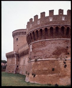 Ortaçağ sanatı: Mimar Baccio Pontelli (yaklaşık 1450-1494), Gregoriopoli tarafından gerçekleştirilen Papa Julius II (Giulio) kalesinin görünümü by Baccio Pontelli