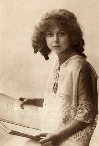 Belçika Prensesi Marie José, 1916