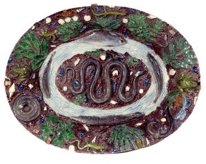 Yılanlar ve batracians ile fayans çanak. Çap 0,52 m 16. yüzyıl. Bernard Palissy (1510-1589) Sevres tarafından gerçekleştirilmiştir. Ulusal Seramik Müzesi