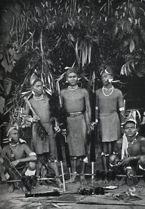 Tam elbiseli Angami Nagas, 1902 by Bourne and Shepherd