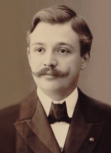Kemancı ve besteci Henri Marteau'nun portresi 1874-1934. by Breslau . Photo studio N. Raschkow
