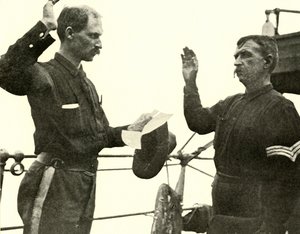 Teğmen Lewis, Thomas Dixon