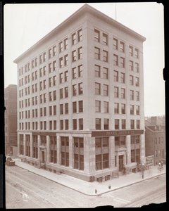 Parke, Davis und Co. binasının dış görünümü, Hudson und Vestry Streets, New York, 1910 (gümüş jelatin baskı) by Byron Company