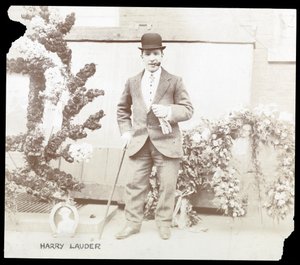 Harry Lauder, c.1905 (silver gelatin print) by Byron Company