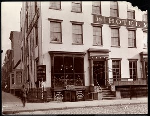 The Hotel Martin, 19 Lafayette Place, New York, 1896 (gümüş jelatin baskı) by Byron Company