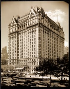 The Plaza Hotel, 5th Avenue ve 59th Street, New York, 1937 dolayları (gümüş jelatin baskı) by Byron Company