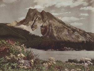 Mount Burgess ve Emerald Lake Dağ Evi (renkli fotoğraf)