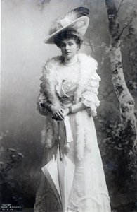 İspanya Kraliçesi, Battenberg Ena, 1910 dolayları (s/b fotoğraf) by J.B. and Brown J. Rowbotham