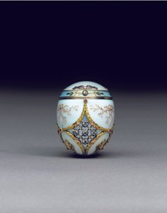 Nadir mücevherli iki renkli yumurta bonbonnière, 1896-1908 by Carl Fabergé