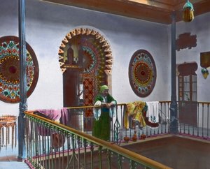 Kuzey Fas, galeride Faslı kadın, resim tarihi: 1910 civarı, Carl Simon Arşivi by Carl Simon