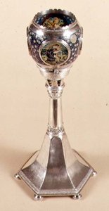 Plique-a-jour emaye lamba, 1905-12 (metal ve emaye) by Carrie Copson