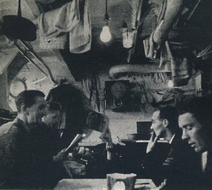 Yemek masasında alanın işlevsel kullanımı, 1941 by Cecil Beaton