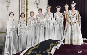 HM Kraliçe II. Elizabeth, nedimeleri ile birlikte, The Coronation, 2 Haziran 1953