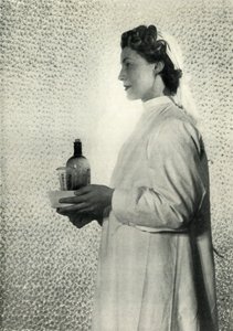 Hemşirelik Düzeni, c1943. by Cecil Beaton