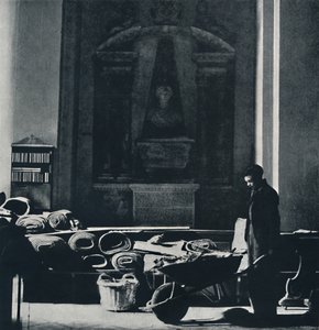 İlk yıldırımdan sonra St. Mary-le-Bow. Şimdi yok edildi, 1941 by Cecil Beaton