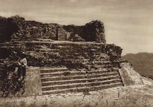Meksika: Tepoztlan, El Tepoztecatl tapınak harabesi (s/b fotoğraf)