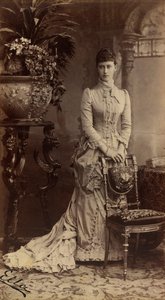 Elisabeth Fiodorovna de Russie (kızlık soyadı Elisabeth de Hesse Darmstadt) - Büyük Düşes Elizaveta Fyodorovna (1864-1918), Hessen Prensesi Elizabeth ve Ren tarafından, Bergamasco tarafından Charles (Karl) (1830-1896). Albümin Fotoğrafı, yaklaşık 1884. Rus