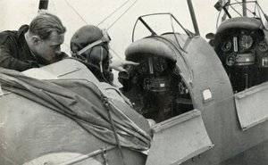 İkinci Dünya Savaşı sırasında uçmayı öğrenen RAF pilotu, 1941.