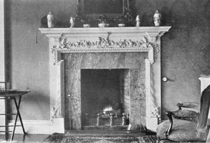 Kültürlü Bir Mantel by Charles Latham