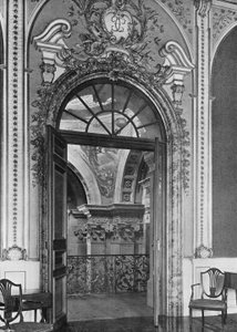 Yüksek Salon ve Salonun Kemerlenmesi by Charles Latham