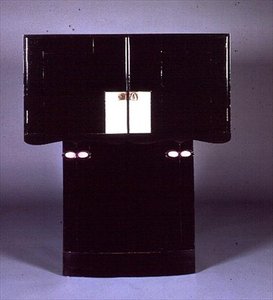 Hill House, Helensburgh için yazı masası (kapalı) (bkz. 71065) by Charles Rennie Mackintosh