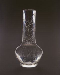 Bambu, lingzhi mantar bitkileri ve kayalarla oyulmuş şişe, Qianlong işareti ve dönemi, 1736-95 (cam)