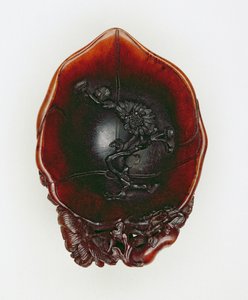 Libation cup, Qianlong dönemi 1736-95 (oymalı gergedan boynuzu) (bkz. 142653-5 & 142692) by Chinese School