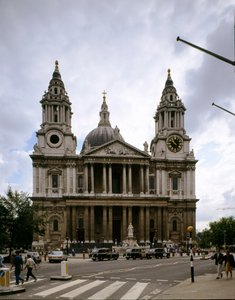 Mimar Christopher Wren (1632-1723) tarafından tasarlanan Saint Paul Katedrali