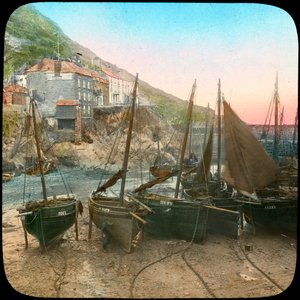 Gelgitte balıkçı filosu, Polperro, Cornwall, 19. yüzyılın sonları veya 20. yüzyılın başlarında by Church Army Lantern Department