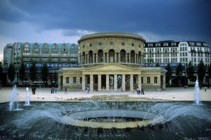 Mimari: Mimar Claude Nicolas Ledoux (1736-1806) tarafından yapılan Rotunda de la Villette
