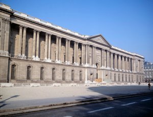 Palais du Louvre ve kolonadların görünümü. Mimar Claude Perrault (1613-1688) tarafından düzenlendi by Claude Perrault