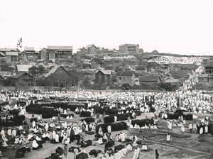 Pazar Yeri, Antananarivo, Madagaskar, 1895. by Colonel Stewart