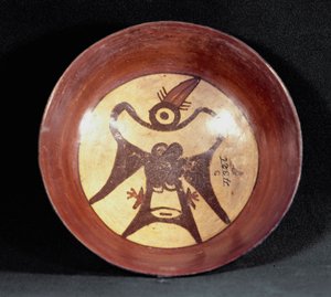 Kolomb öncesi sanat, Nazca uygarlığı: bir kuş temsilinin pişmiş toprak dekoru kupası. 100 BC-800 AD. Lima, Ulusal Antropoloji ve Arkeoloji Müzesi, Peru