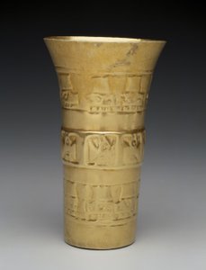 Kupa: Kuşlar ve Kafalar, 900-1100 (altın)