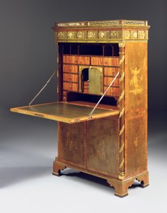 Neoklasik sekreter abattant, c.1775 (ormolu monte çınar, çapak porsuk, lekeli lale ağacı ve kakmacılık) ayrıca bkz. 491918-20)