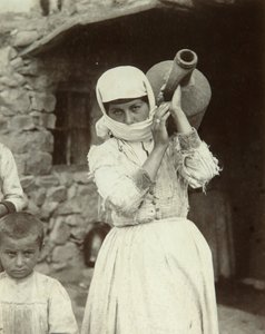 Ermeni köylü kızı, Erivan (s/b fotoğraf)