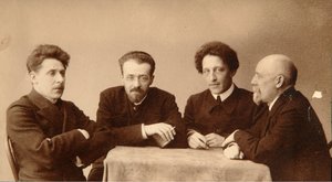 Şairler Alexander (Alexandre) Aleksandrovich Blok (1880-1921), Georgii (George) Chulkov (1879-1939), Konstantin Aleksandrovich Erberg (Siunnerberg, Sunnerberg, Sunnenberg) (1871-1942) ve Fyodor Sologub (Fiodor Sologoub, Fiodor Kouzmit by Dmitri Spiridonovich Zdobnov